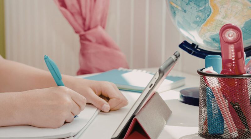 Revisão Espaçada Automatizada: Por Que o Anki é Obrigatório em 2026 e Como Configurar o Algoritmo